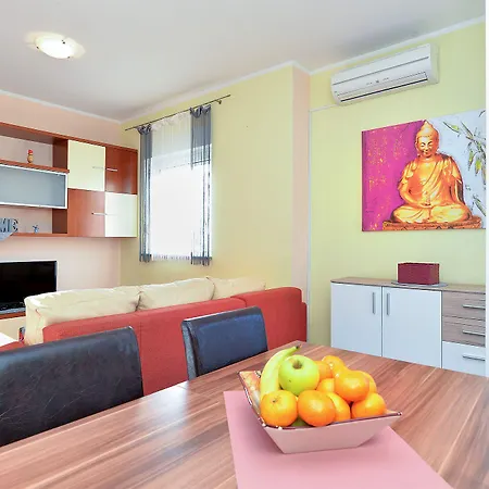 Edvin 1982 Apartamento *