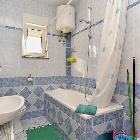 Edvin 1982 Apartamento