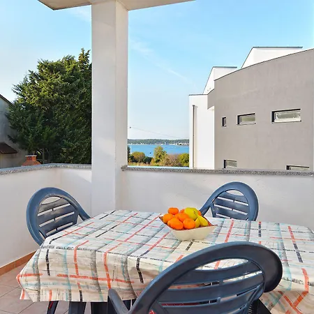 Edvin 1982 Apartamento *