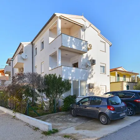 Edvin 1982 Apartamento