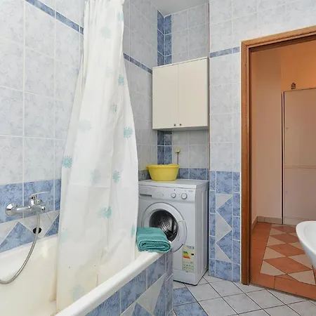 Edvin 1982 * Medulin