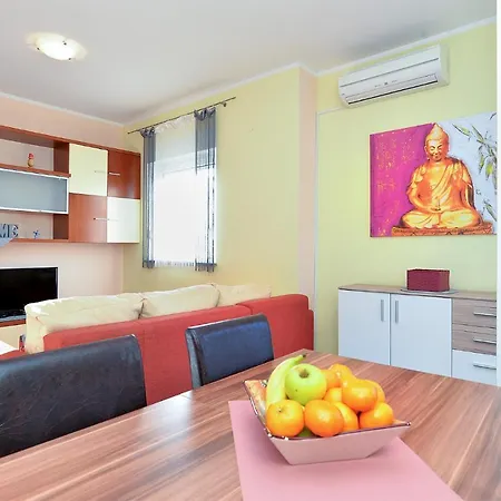 Lägenhet Edvin 1982 *