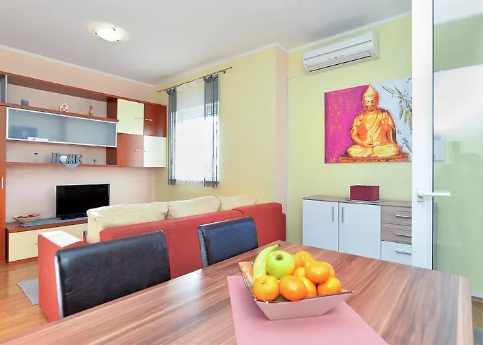 Apartman Edvin 1982 *